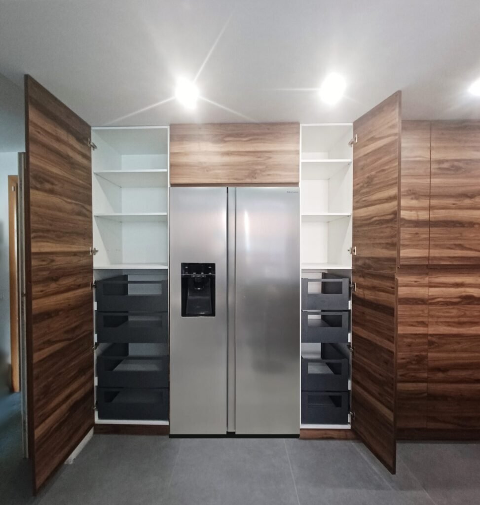 cocina con gran almacenaje integrado en mataró